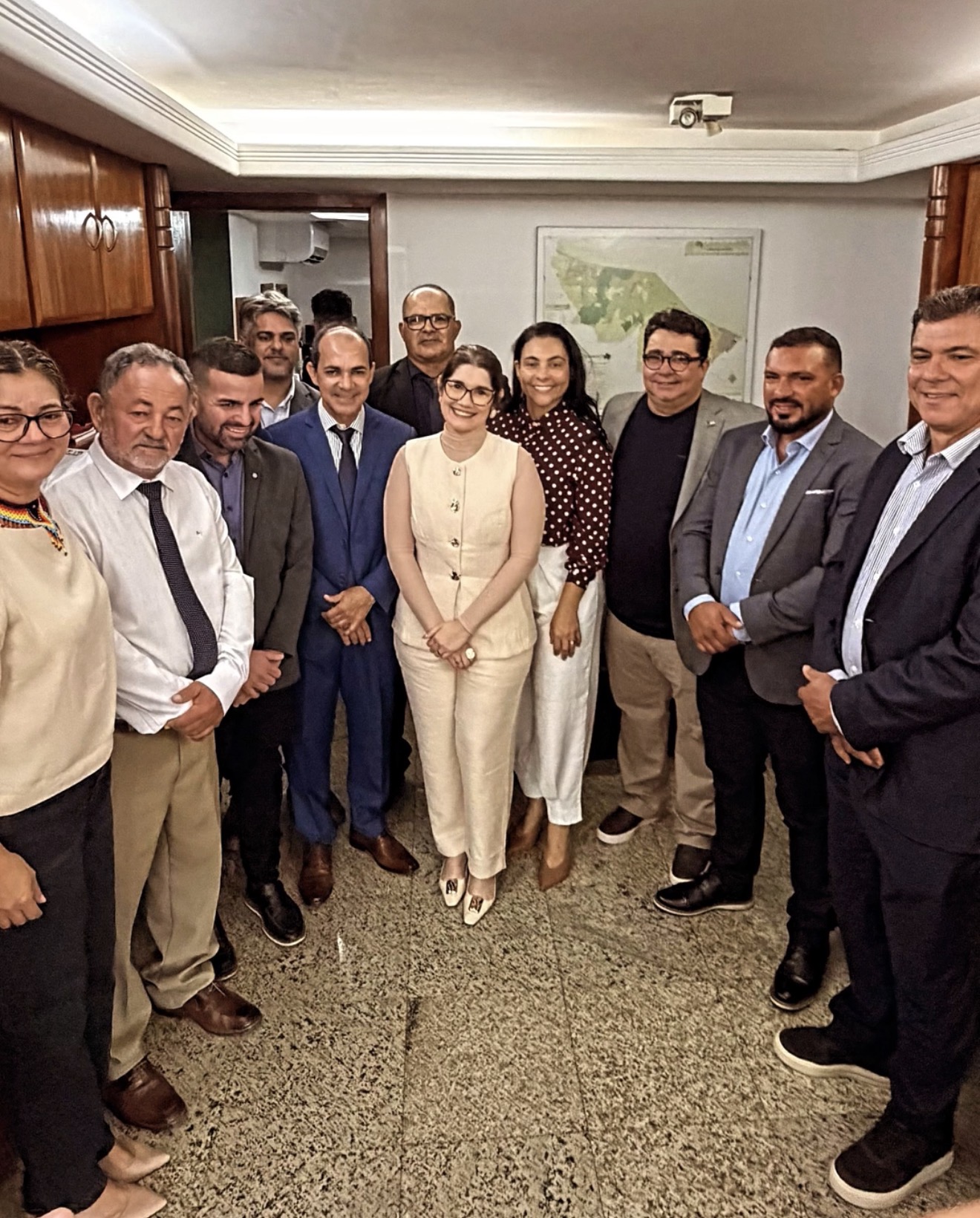 Zequinha Lima recebe apoio de prefeitos em reunião da Amac e reforça retomada da entidade