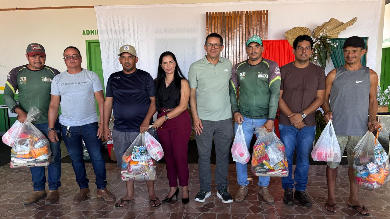 Prefeitura de Rodrigues Alves homenageia garis com café da manhã e sorteios no Parque Municipal