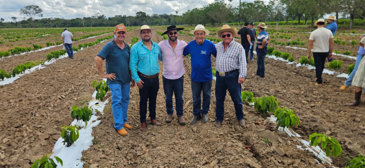 Dia de campo em Acrelândia reforça avanço do café e aposta de Bocalom no agro