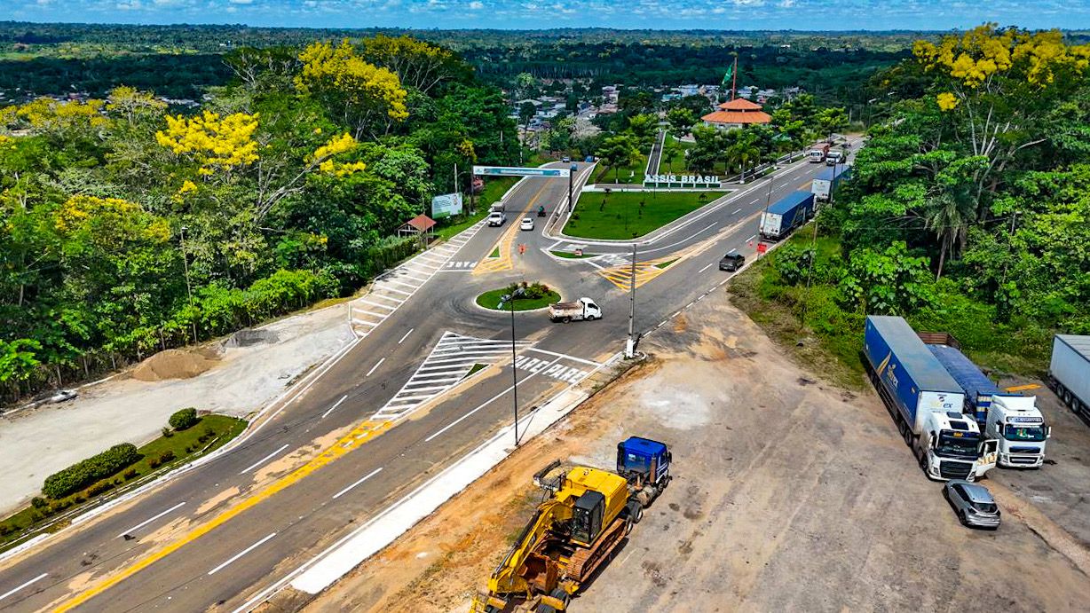DNIT realiza reparos e reforça sinalização na BR-317 entre Assis Brasil e a Ponte Binacional