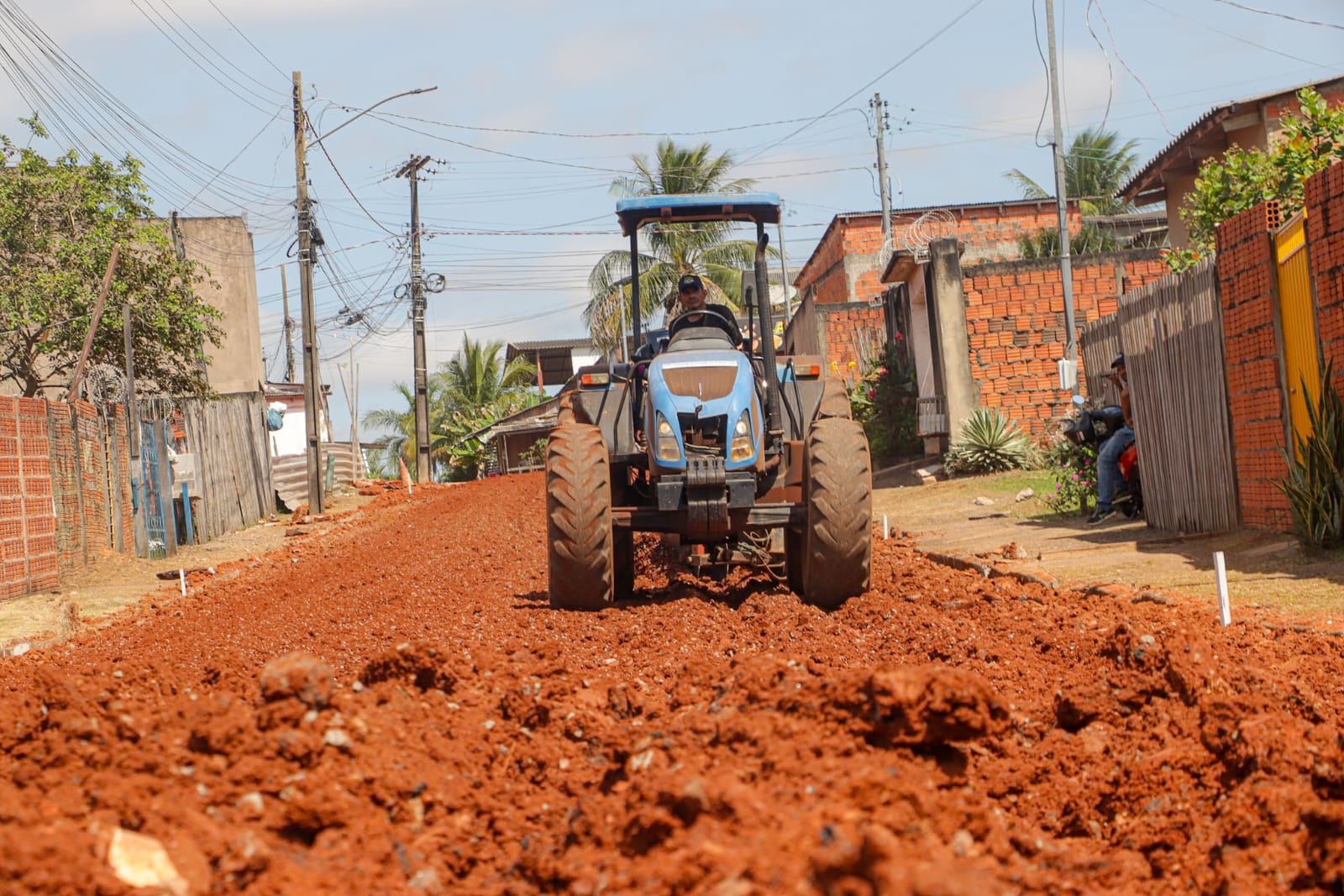 Prefeitura acelera pavimentação nos bairros Chico Mendes e Vitória em Rio Branco