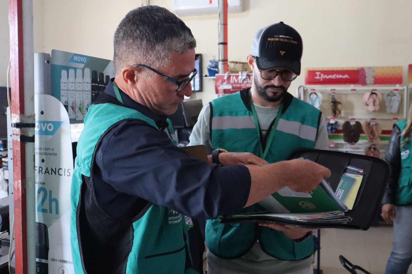 Programa Rota da Qualidade leva fiscalização do Procon e do Ipem a municípios isolados do Acre