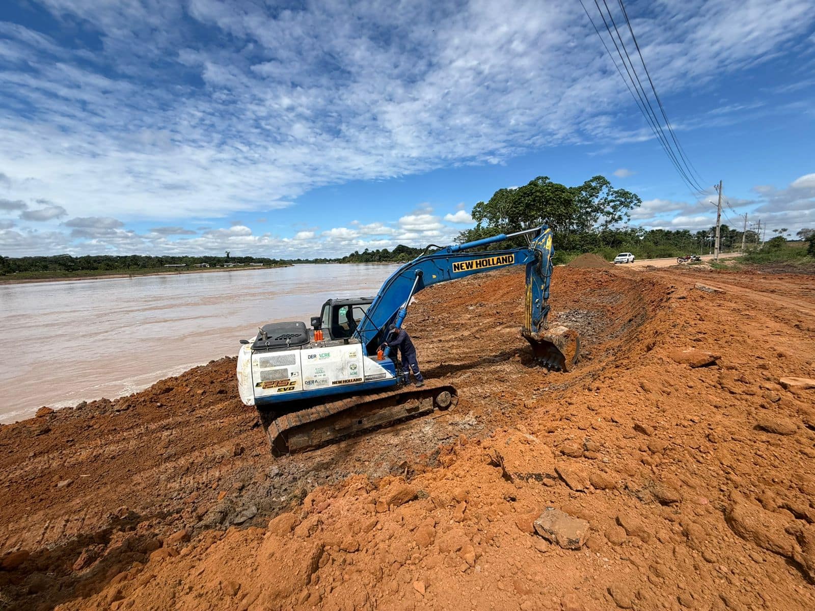 Governo do Acre retoma travessia gratuita de balsa entre Cruzeiro do Sul e Rodrigues Alves após obra emergencial
