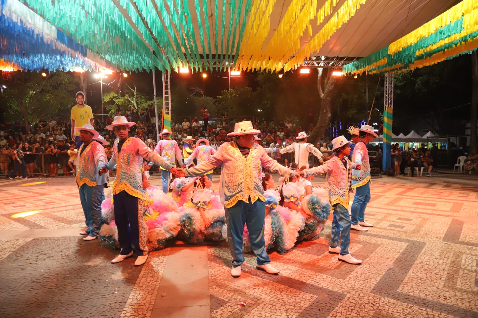 Circuito Junino de Rio Branco abre 18ª edição com quadrilhas e concursos na Praça da Revolução