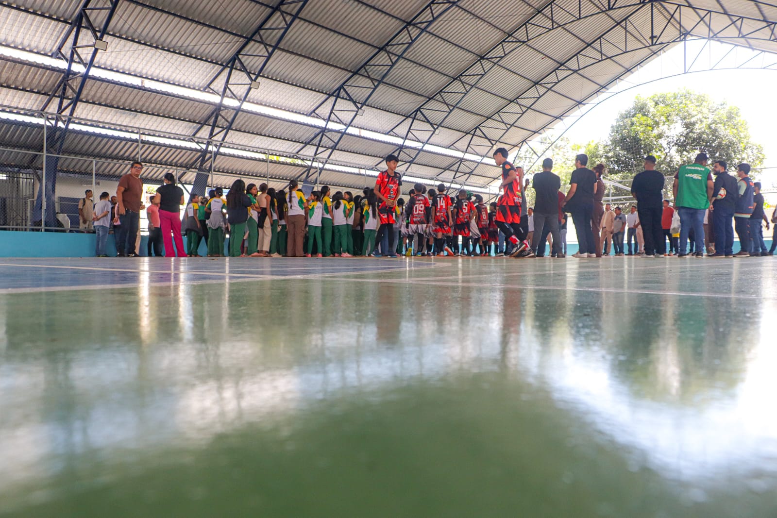 Prefeitura de Rio Branco reinaugura quadra esportiva na Vila Jerusalém após revitalização