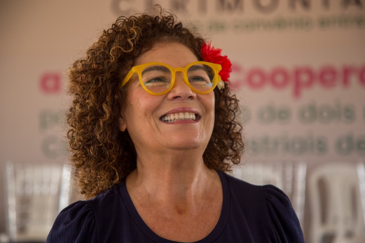 Perpétua Almeida anuncia avanço de indústria do café em Cruzeiro do Sul