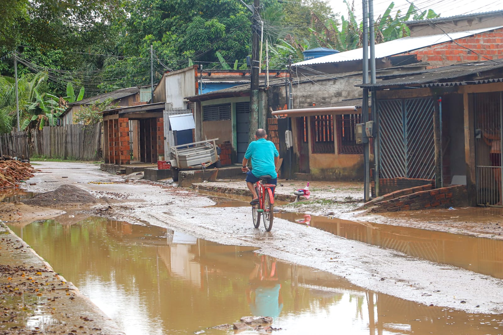 Chuvas na Baixada da Sobral atingem duas famílias e mobilizam assistência imediata em Rio Branco