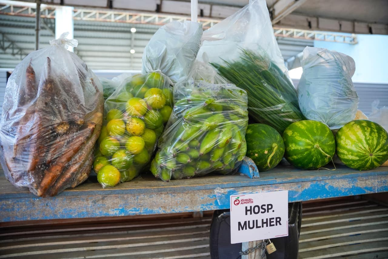 Acre entrega alimentos a 21 entidades no Juruá e garante renda a 45 agricultores familiares