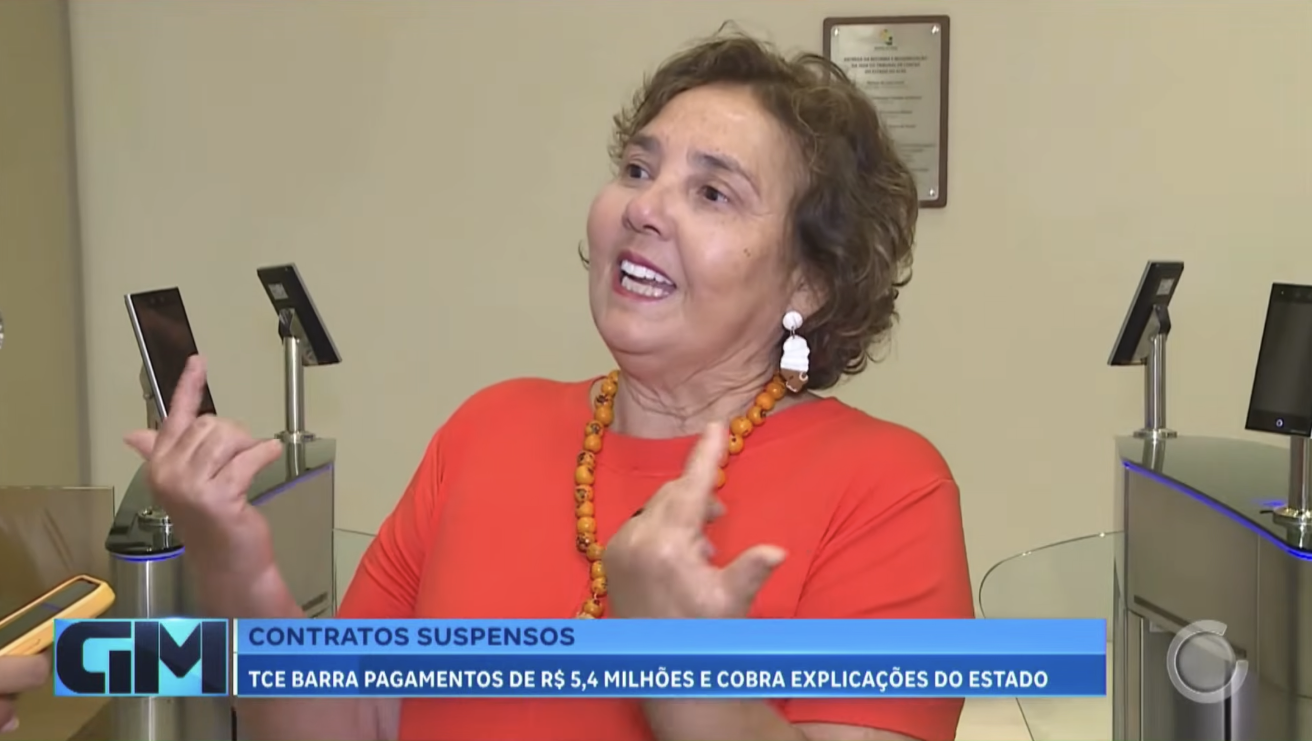 TCE-AC suspende contratos milionários, e Naluh Gouveia cita compra de “igapó” e suspeitas de desvios