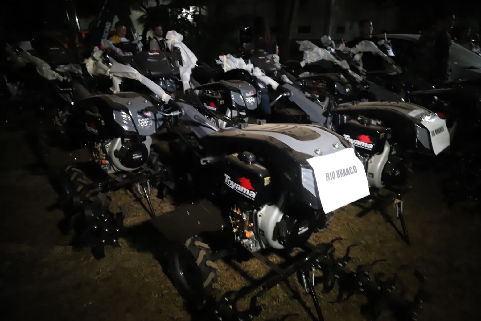 Rio Branco entrega 70 microtratores para fortalecer agricultura familiar