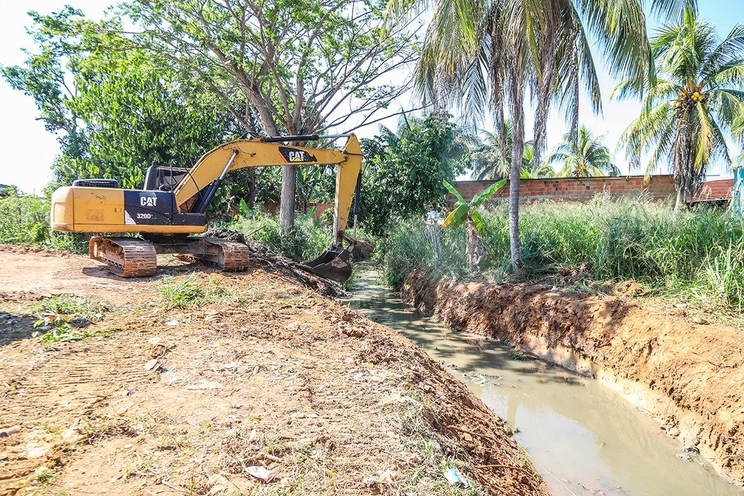 Rio Branco reforça drenagem e limpeza na Baixada da Sobral