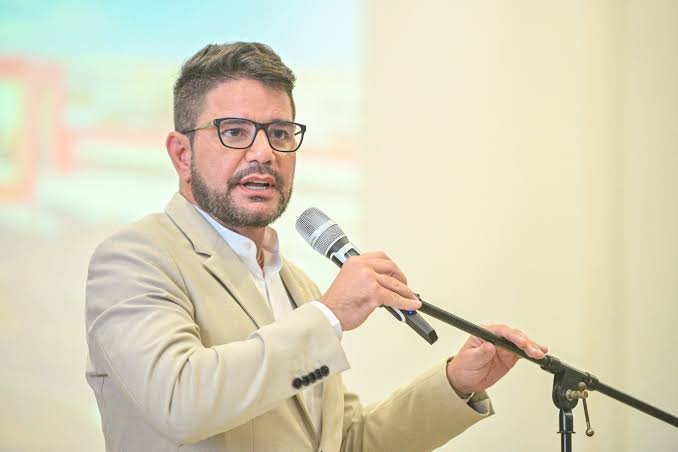 Gladson tem sete dias para apresentar defesa em processo de registro ao Senado