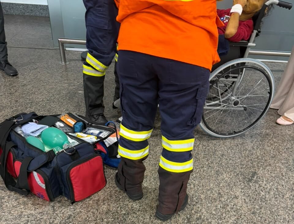 Paciente oncológica de 79 anos passa mal no aeroporto de Rio Branco e relato aponta falta de ambulância do Samu