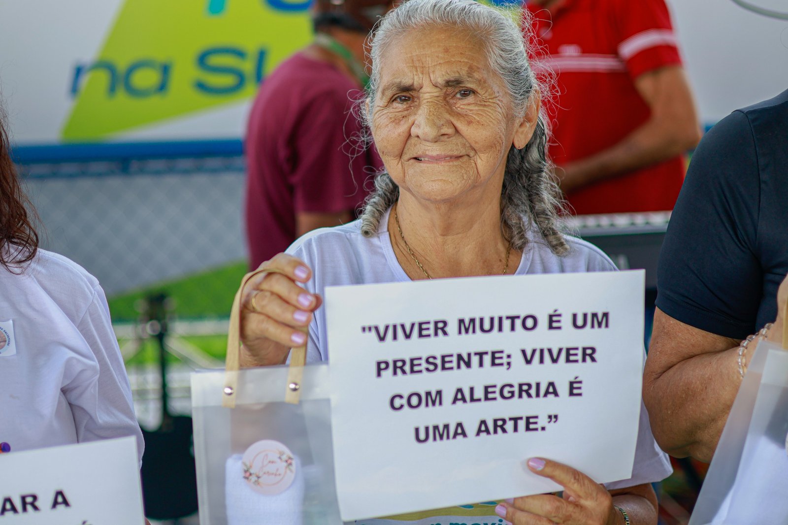 Prefeitura de Rio Branco reúne cerca de 200 idosos em ação de saúde e lazer
