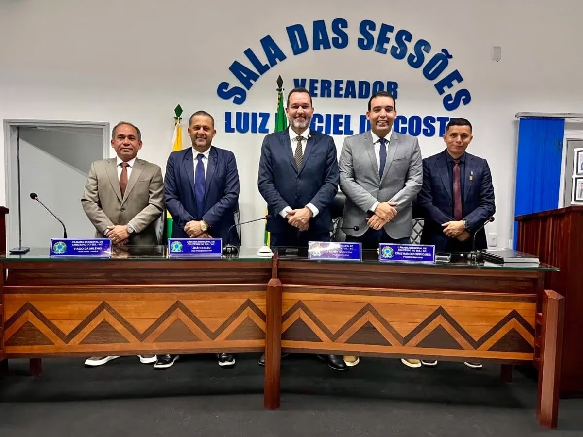 Elter Nóbrega é reeleito presidente da Câmara de Cruzeiro do Sul com 13 votos