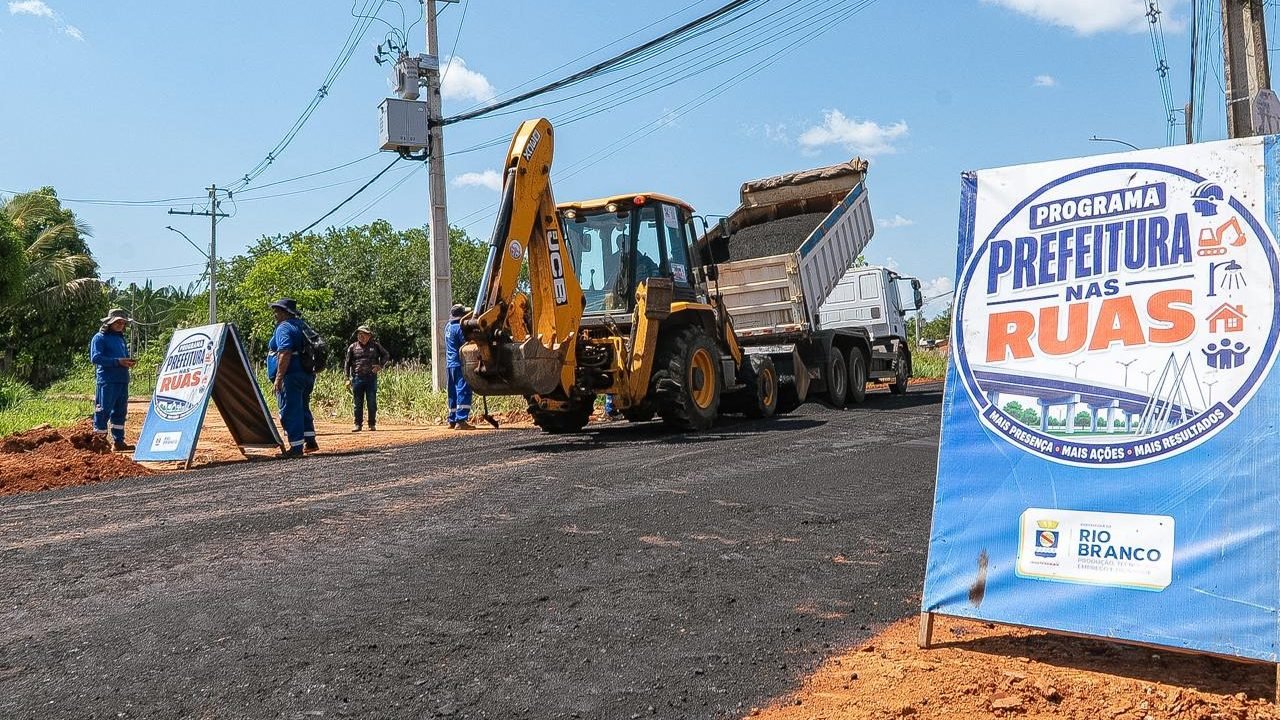 Após obra de drenagem, Prefeitura inicia pavimentação em vias do Taquari