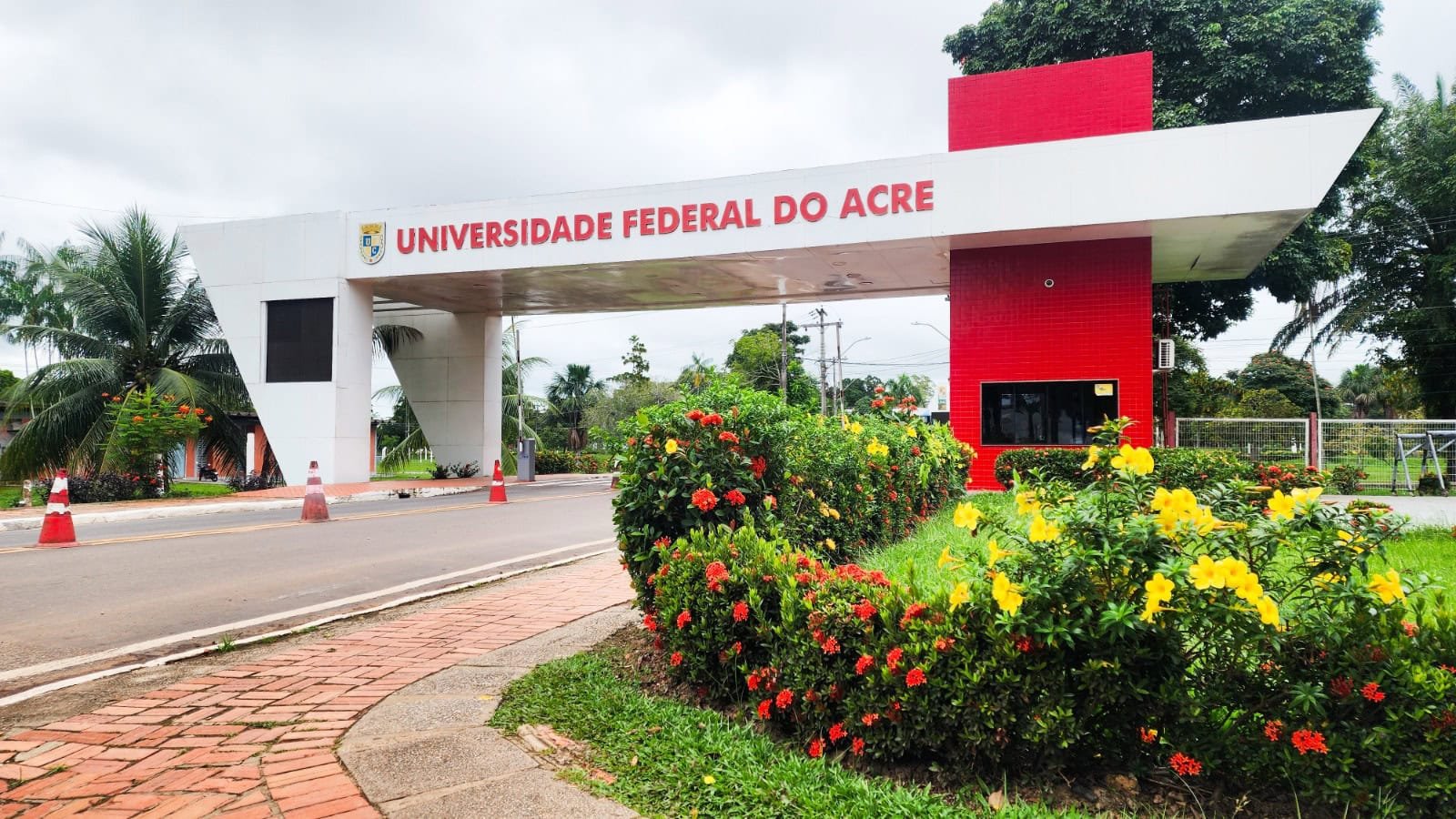 Ufac repudia ataques de João Paulo Bittar a estudantes e exige retratação pública