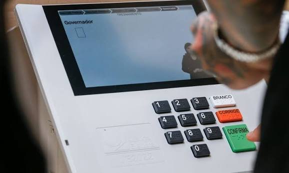 TRE-AC encerra teste de integridade das urnas e registra quatro inconsistências